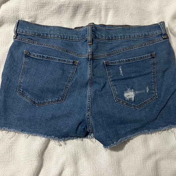 Old Navy Boyfriend Jean Shorts - Picture 2 of 2